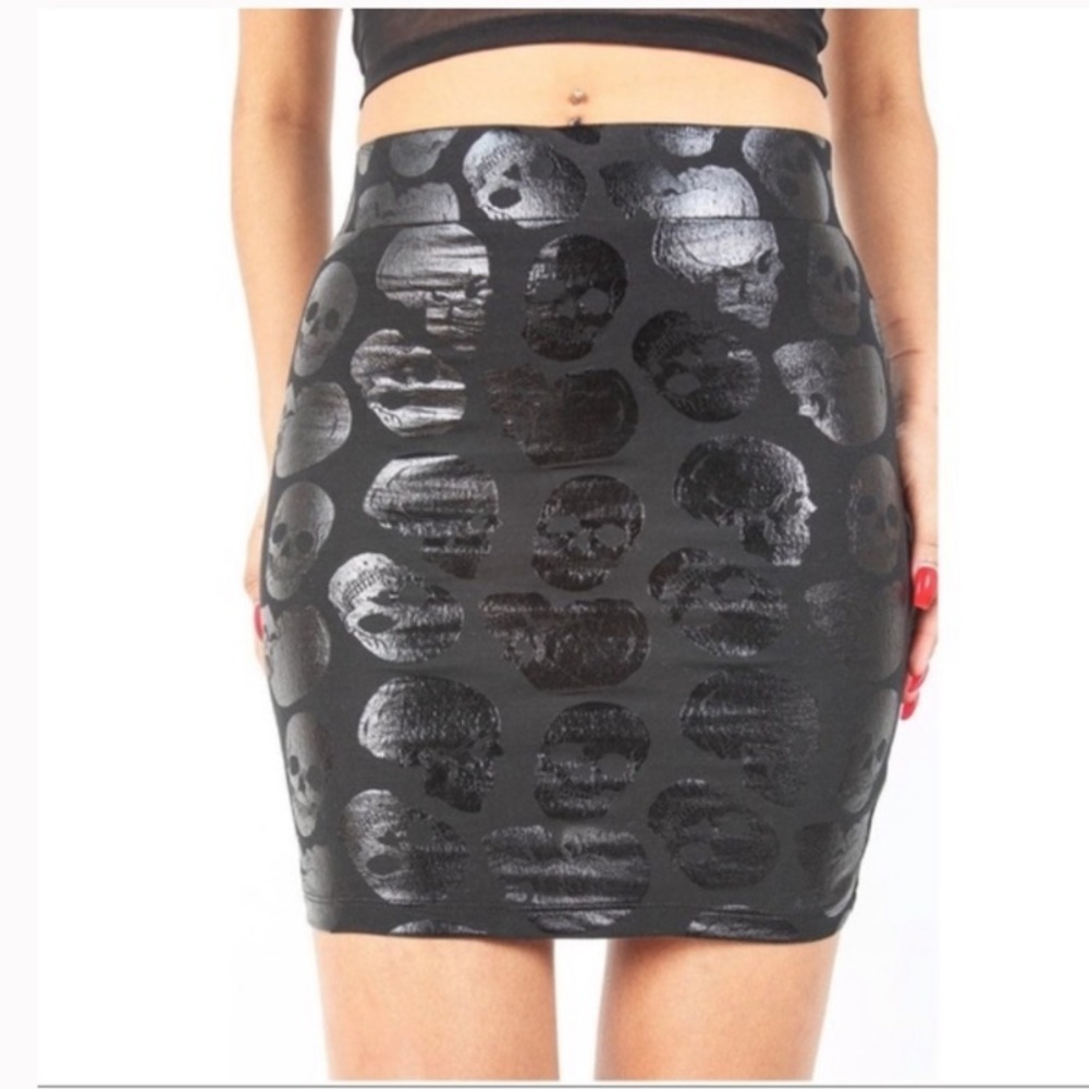NWT Iron Fist Skullz Club Mini Skirt Sz S in Black - Picture 1 of 10